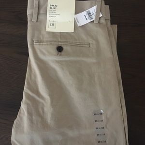 Gap Men’s Slim Khaki Pants, 29x32.